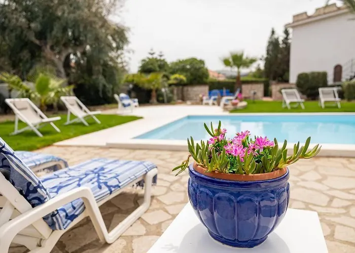 2-casa Sul Mare Con Piscina Vicino Cefalu