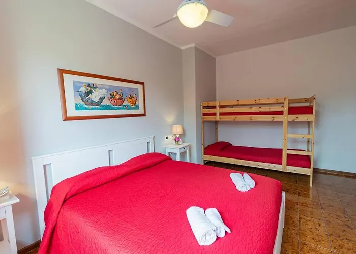 2-casa Sul Mare Con Piscina Vicino Cefalu 아파트